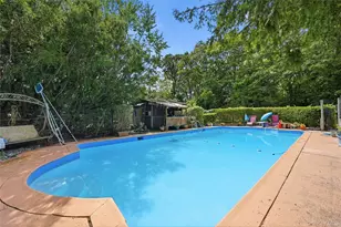 124 E Woodside Ave, Patchogue, NY 11772 - Photo 23