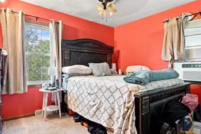 124 E Woodside Avenue, Patchogue, NY 11772 - Photo 17