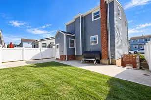 10 Frank Ave, Bellmore, NY 11710 - Photo 27