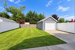 10 Frank Ave, Bellmore, NY 11710 - Photo 25