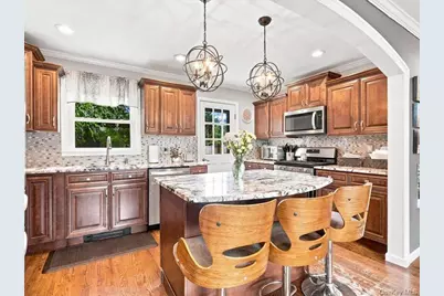40 Greenwood Drive, North Babylon, NY 11703 - Photo 9