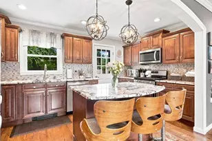40 Greenwood Dr, North Babylon, NY 11703 - Photo 9