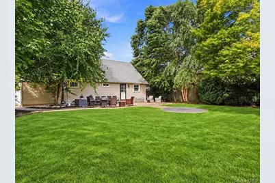 40 Greenwood Drive, North Babylon, NY 11703 - Photo 29