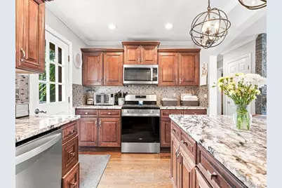 40 Greenwood Drive, North Babylon, NY 11703 - Photo 11