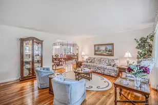 24 Spruce St, Smithtown, NY 11787 - Photo 15