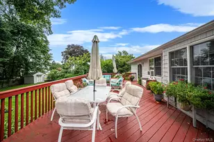 24 Spruce St, Smithtown, NY 11787 - Photo 11
