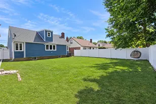 678 Clinton Ave, Uniondale, NY 11553 - Photo 31