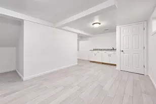 678 Clinton Ave, Uniondale, NY 11553 - Photo 27