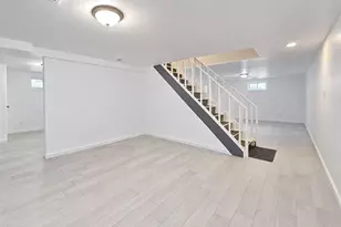 678 Clinton Ave, Uniondale, NY 11553 - Photo 23