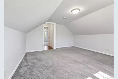 678 Clinton Avenue, Uniondale, NY 11553 - Photo 21