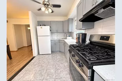 220 Lehrer Avenue, Elmont, NY 11003 - Photo 11