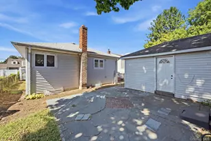 983 Cayuga Rd, West Hempstead, NY 11552 - Photo 15