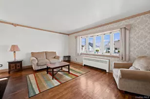 983 Cayuga Rd, West Hempstead, NY 11552 - Photo 3