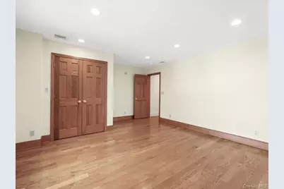 2 Amherst Road E, Great Neck, NY 11021 - Photo 31