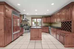 2 Amherst Road E, Great Neck, NY 11021 - Photo 11