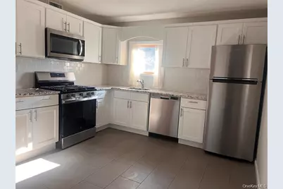 1375 West Main Street, Riverhead, NY 11901 - Photo 15