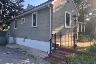 1375 W Main St, Riverhead, NY 11901 - Photo 7
