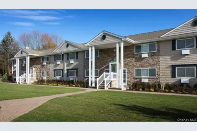 327 Brook Avenue #327-2a, Bay Shore, NY 11706 - Photo 1