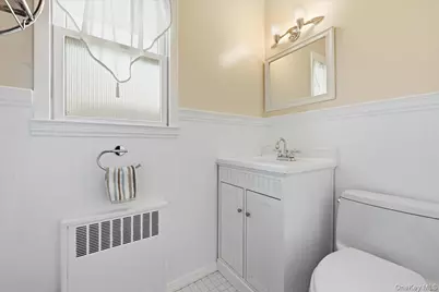 809 Garden Drive, Franklin Square, NY 11010 - Photo 15