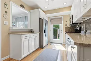 809 Garden Dr, Franklin Square, NY 11010 - Photo 9