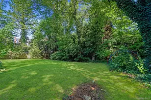58 Ridge Dr E, Roslyn, NY 11576 - Photo 21