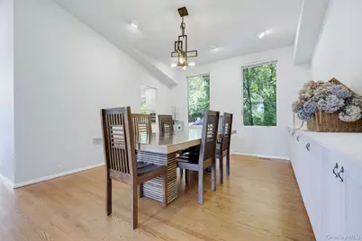 6 Lark Avenue, White Plains, NY 10607 - Photo 9
