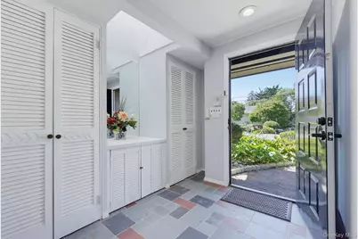 6 Lark Avenue, White Plains, NY 10607 - Photo 3