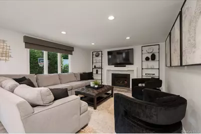 15 Pound Ridge Road, Plainview, NY 11803 - Photo 25