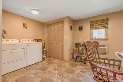 515 Gillette Avenue, Bayport, NY 11705 - Photo 23