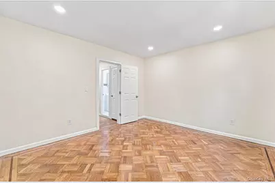 8402 Smedley Street, Briarwood, NY 11435 - Photo 21