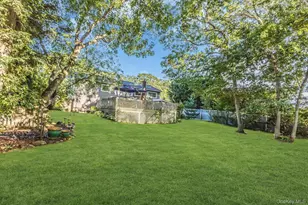 160 Overlook Dr, East Islip, NY 11730 - Photo 25