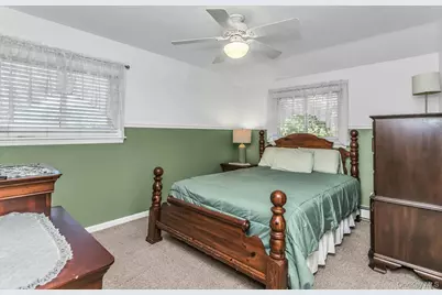 160 Overlook Drive, East Islip, NY 11730 - Photo 17