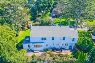9 Old Pond Rd, Great Neck, NY 11023 - Photo 35