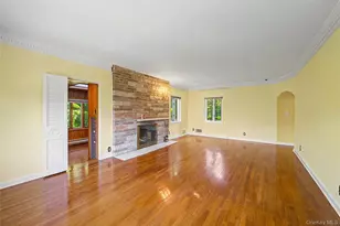 9 Old Pond Rd, Great Neck, NY 11023 - Photo 5