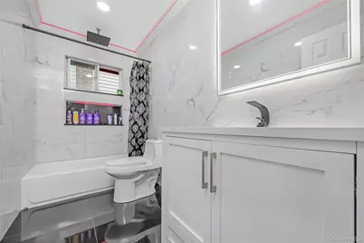 150 Holly Avenue, Hempstead, NY 11550 - Photo 19