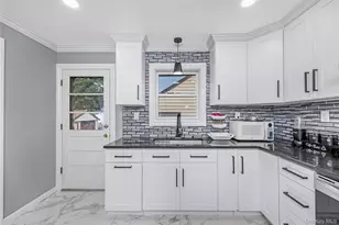 150 Holly Ave, Hempstead, NY 11550 - Photo 17