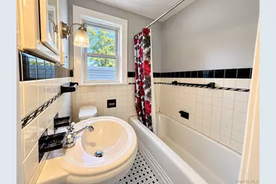 26 Hasbrouck Street, Newburgh, NY 12550 - Photo 5