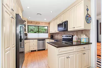 246 Treetop Crescent, Rye Brook, NY 10573 - Photo 5