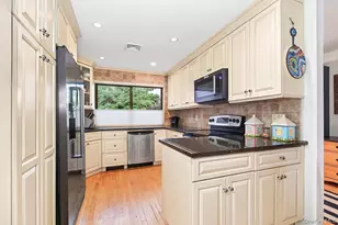 246 Tree Top Crescent, Rye Brook, NY 10573 - Photo 5