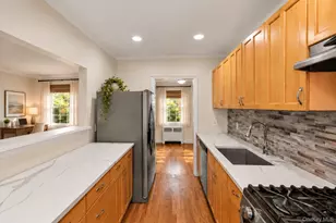 4 Fieldstone Dr, Hartsdale, NY 10530 - Photo 11