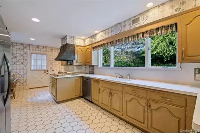150 Ocean Avenue, Lawrence, NY 11559 - Photo 13
