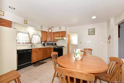 57-46 262nd Street, Little Neck, NY 11362 - Photo 15