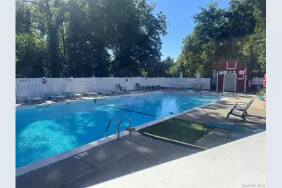 1879 Crompond Road #F6, Peekskill, NY 10566 - Photo 5