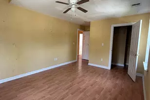 568 Park Ave, West Hempstead, NY 11552 - Photo 17