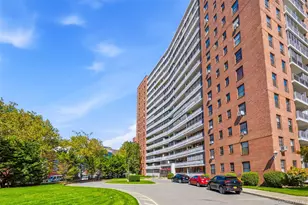 61-15 98th St, Rego Park, NY 11374 - Photo 3