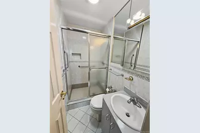 85 10 151st Ave #5G, Howard Beach, NY 11414 - Photo 17