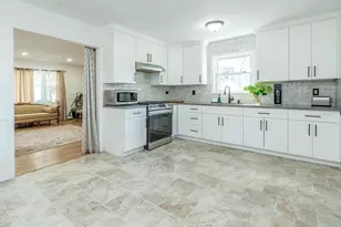 19 Elm St, Greenvale, NY 11548 - Photo 11