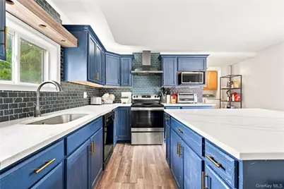 420 Taylor Avenue, Patchogue, NY 11772 - Photo 9
