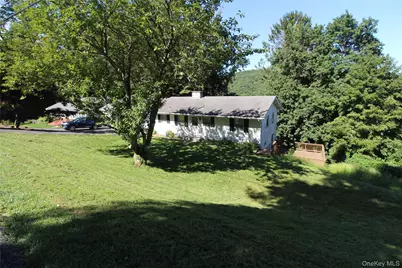661 Warren Avenue, Thornwood, NY 10594 - Photo 3