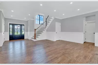 1370 Noel Court, Merrick, NY 11566 - Photo 29